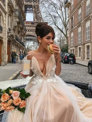 Romantic Blush Pink 3D Flower Tutu Wedding Dresses 2021 Sexy Backless V-neck Beach Bridal Gowns Champagne Lace Wedding Gowns