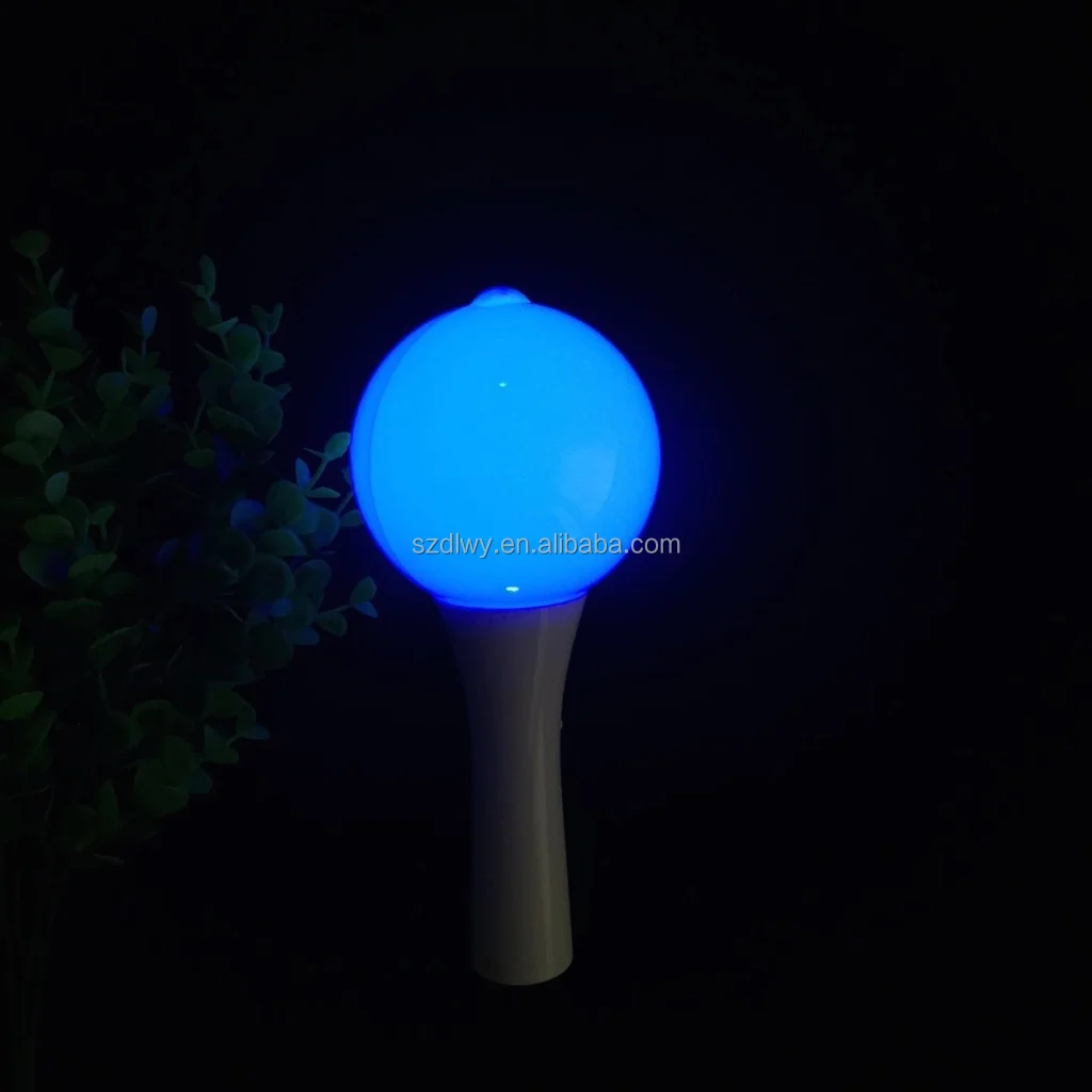 Factory supplier CE RoHS 15colors ball shape AAA battery LED stick led spinning stick