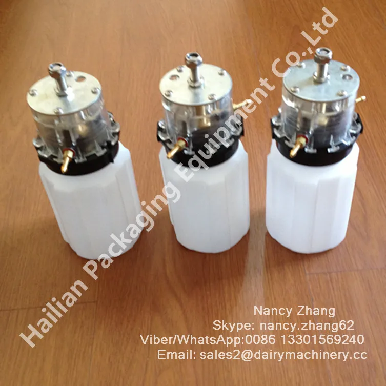 Dairy Milking Spares Plastic Vacuum Pump Oil Can
