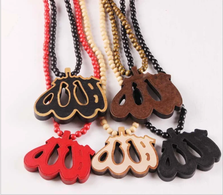 
2018 Yiwu manufacturers customize the new design of high quality Beaded wooden pendant necklace 
