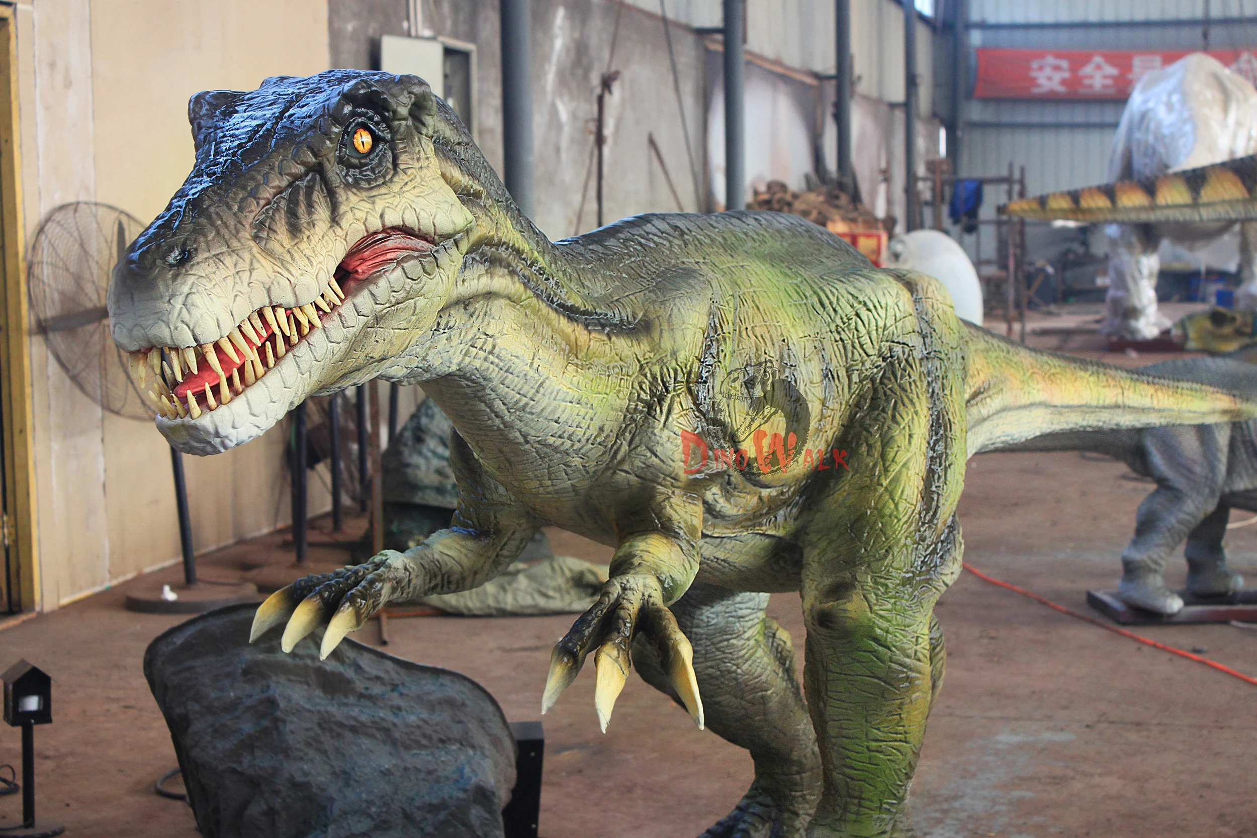 Dino0485 medium size Mechanical Robotic animatronic Dinosaur at playground
