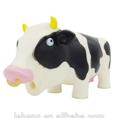2023 Best selling products  custom plastic Make a sound cow animal toy squeeze toy farm animal toys