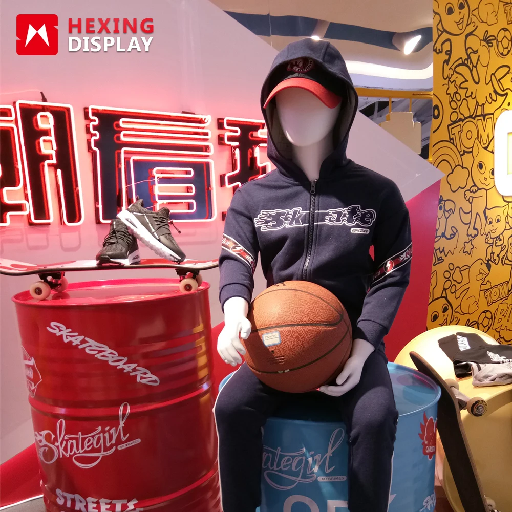 Детский манекен в виде головы яйца