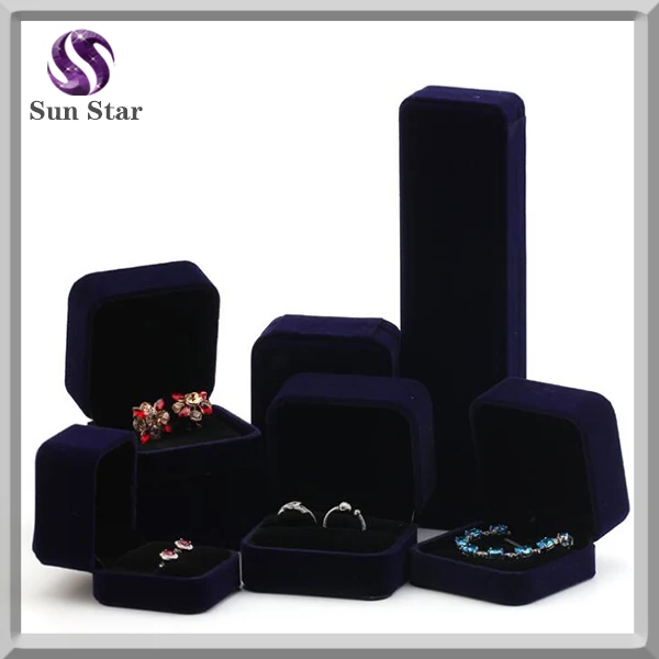 Luxury velvet red jewelry gift boxes for necklace earrings rings