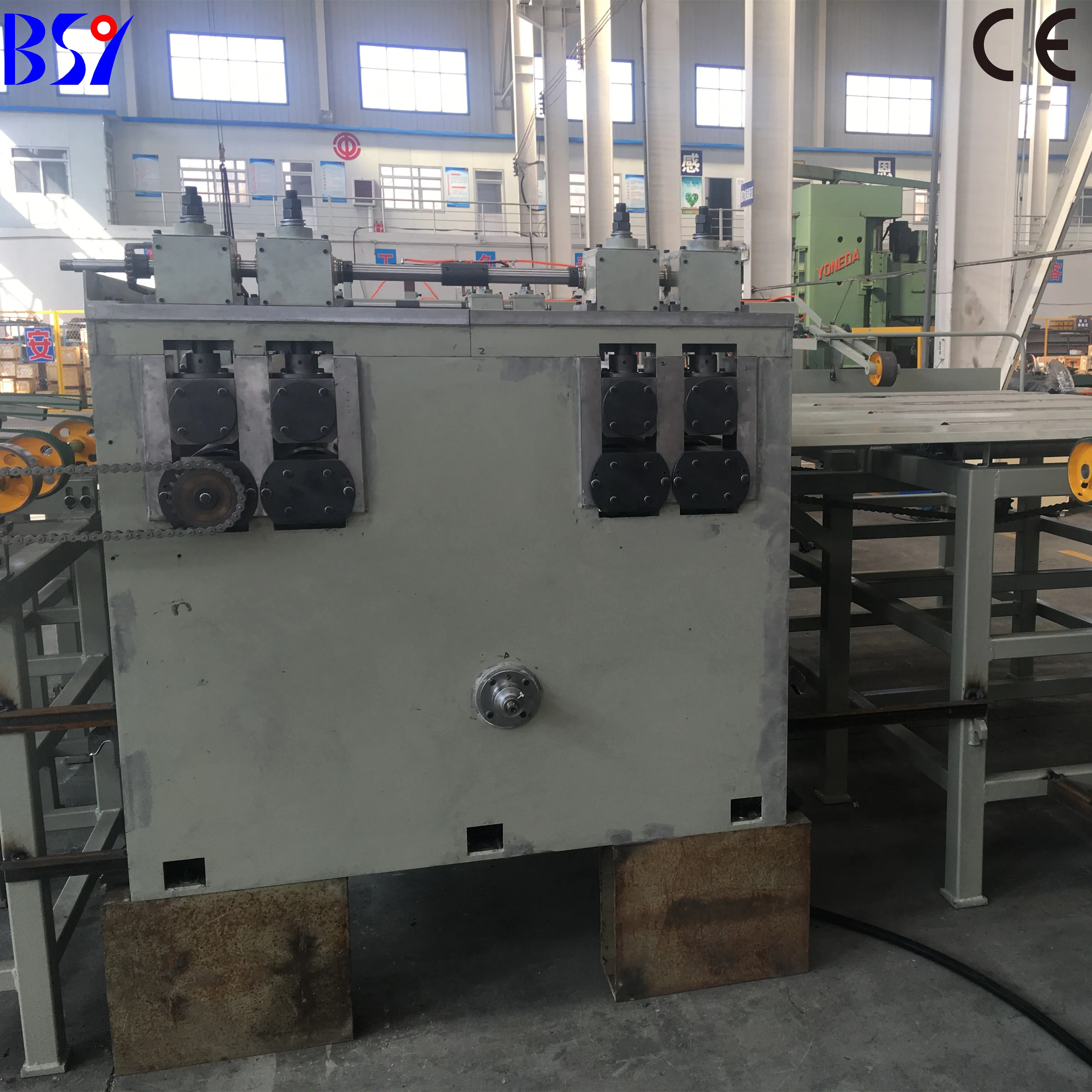 Automatic plywood edge trimming machine/plywood cutting machine