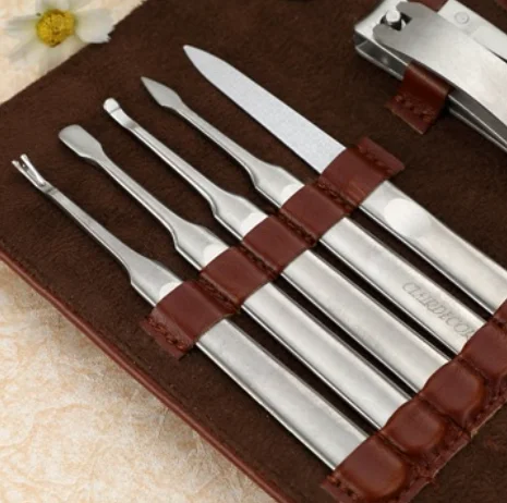 2020 high quality luxury leather multifunction  OEM 10 in 1 nail tools for gift gold color mens manicure_pedicure_set