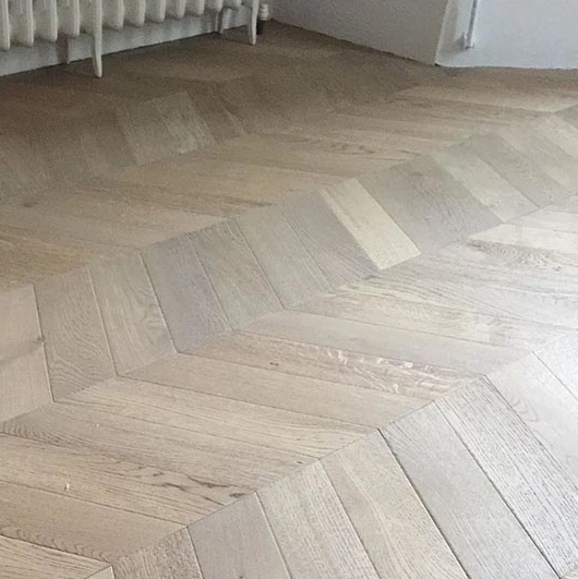 New design high quality oak engineered chevron parquet flooring