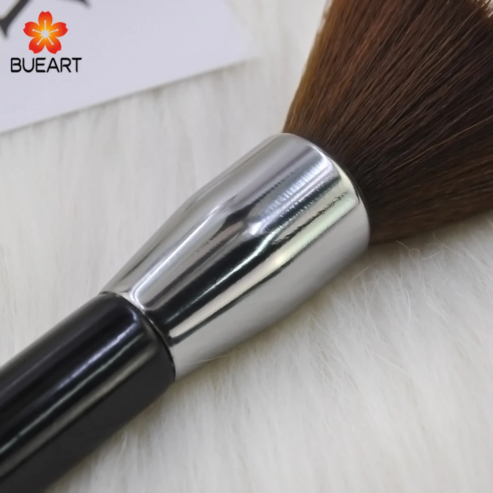 Кисть для макияжа из синтетических волос с деревянной ручкой