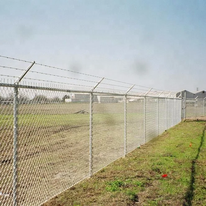 Hot dipped galvanized chain link fabric fence with barded wire