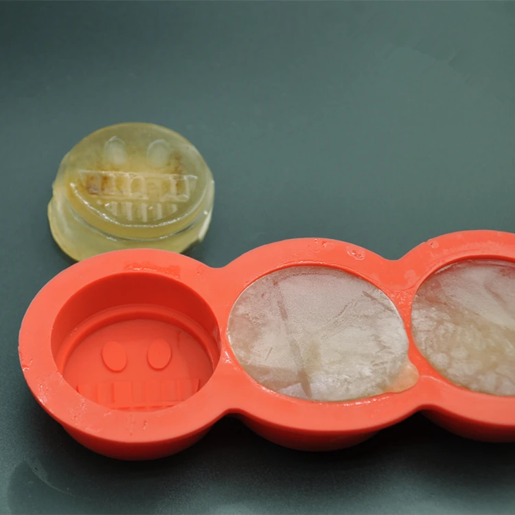 3 round coin Silicone smile ice mold with laughing happy face gift eco-friendly non-toxic