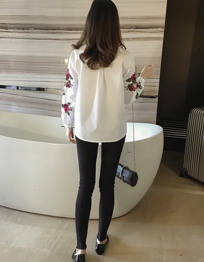 Spring and summer new han fan big code loose fashion stripe embroidery blouse