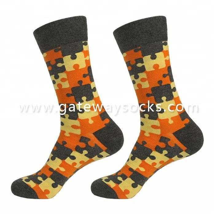 China Manufacturer Combed cotton 200 needle happy Champagne custom logo dress socks