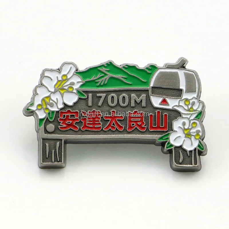 Custom metal car & trees lapels badges emblems in souvenirs