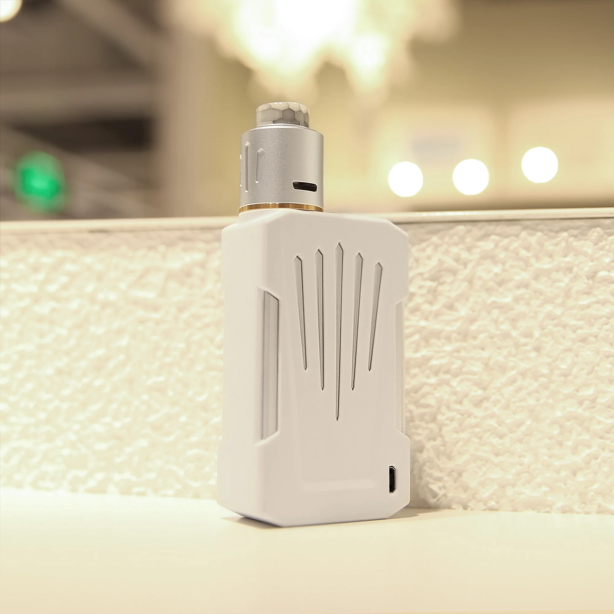 
2019 new trend vapes e cigarette 18650 battery tesla vape mod 