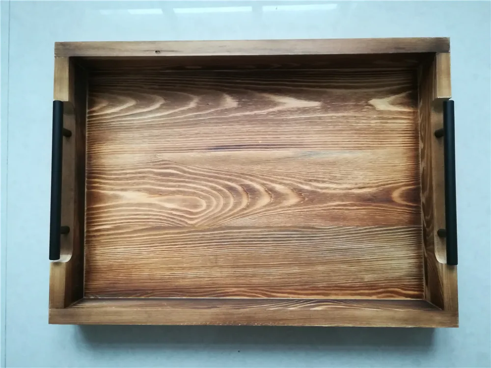 Деревенский деревянный сервировочный поднос