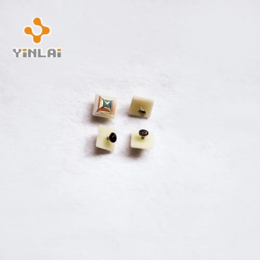 Wholesale pyramid high quality plastic rivets