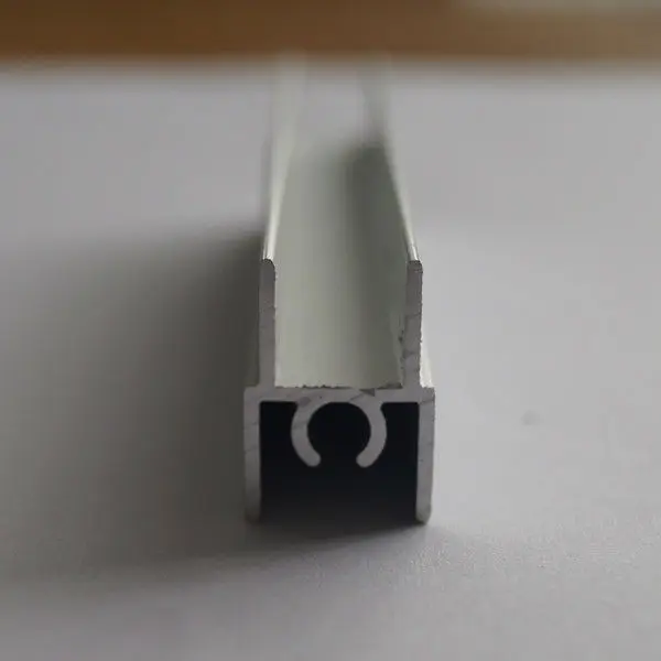 шкаф для одежды раздвижные двери из алюминиевого профиля