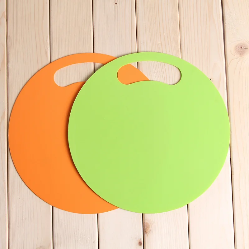 
kitchen tools eco friendly round plastic vegetable chopping blocks pizza cutting board manufacturer 