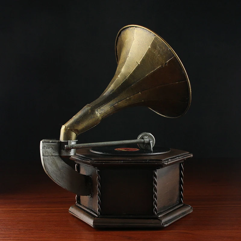 Wholesale Vintage Gramophone Antique Retro Prop Model Coin Bank Home Decoration Metal Crafts For Home Pub Office Decor