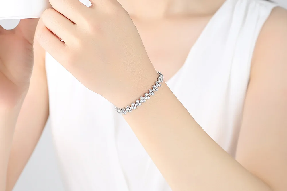 
2019 New Jewelry Roman heart-shaped charm diamond fashion health Austrian zircon copper smart gift bracelet for women 