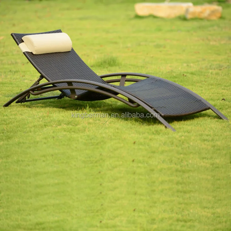 Hot Sale Outdoor Furniture Plastic Lounge Sun Beach Rattan Lounger Chairs