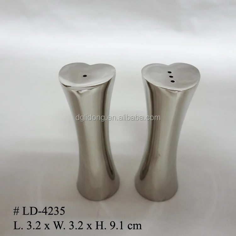 Metal heart-shaped salt and pepper shaker set in nickel plated