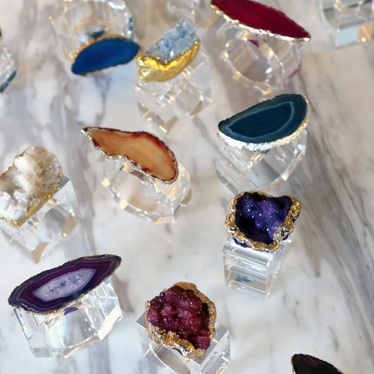 Hot Sale Fashionable Luxury Restaurant Wedding Table Plastic Napkin Holder Acrylic Geode Slice Crystal Agate Stone Napkin Ring