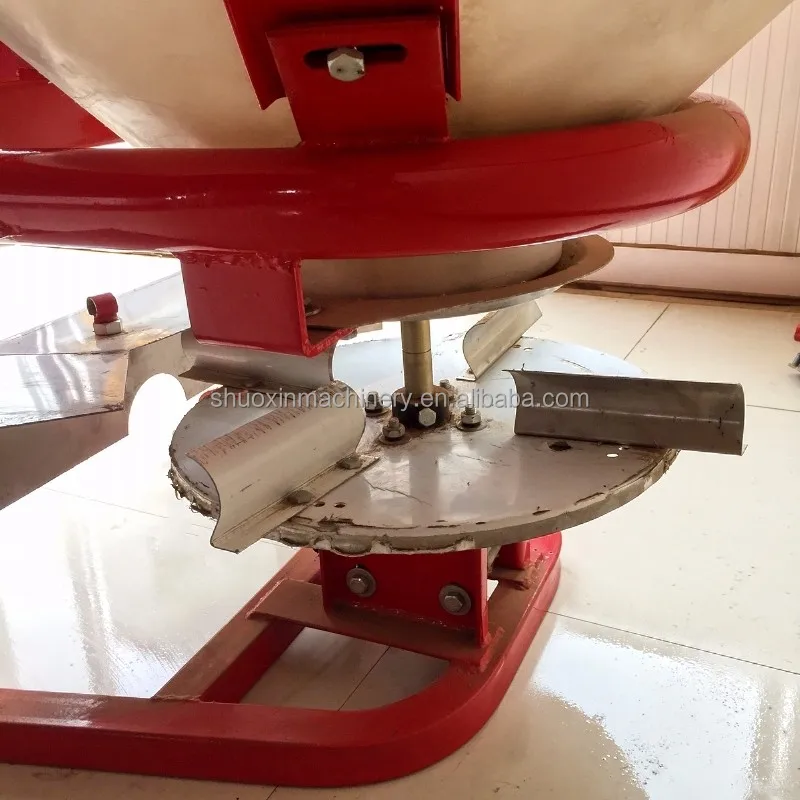 700L plastic hopper fertilizer spreader hot sell farming machine