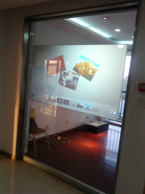 50 дюймовая мультисенсорная интерактивная фольга для сенсорного экрана, киоск и рекламный проигрыватель, голографическая проекционная пленка