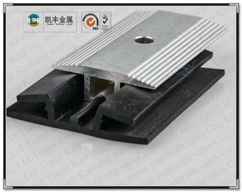 Бескаркасные монтажные зажимы для солнечной панели