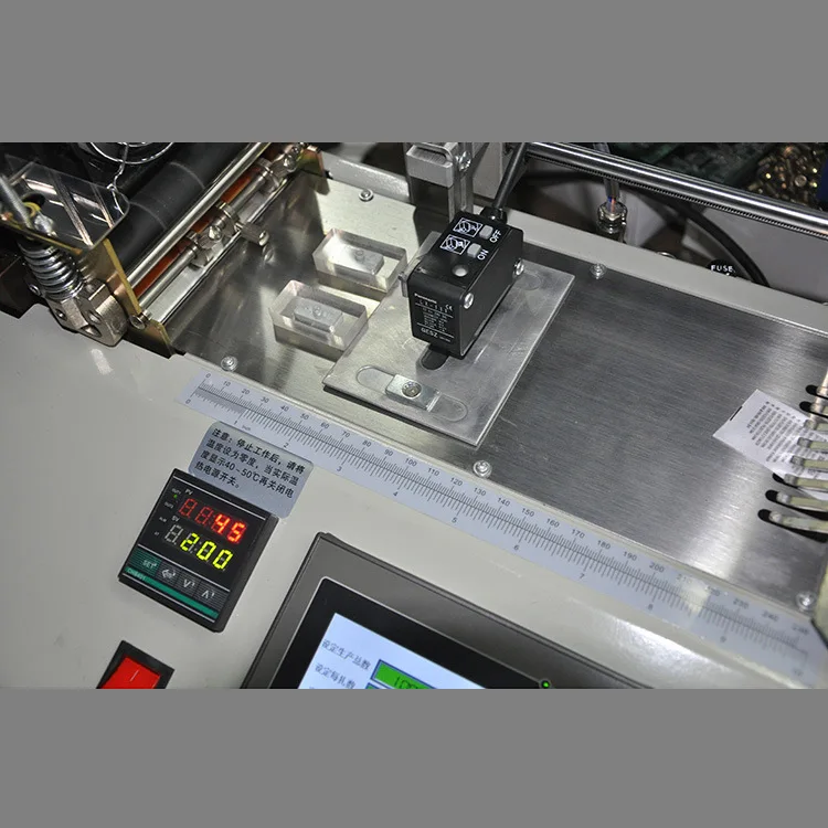 Компьютерная машина для горячей холодной резки тканых этикеток печатных и из