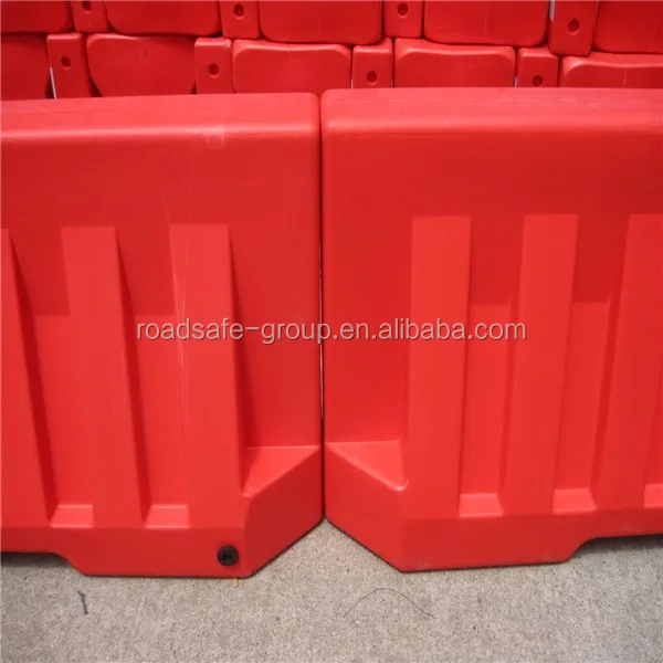Highway water barrier 2m water filled traffic blowing plastic road barrier dividing line road construction warning barrier fence