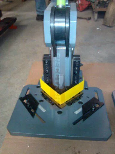 Hand Corner Notching Machine /Manual Angle Notcher HN-3 HN-4