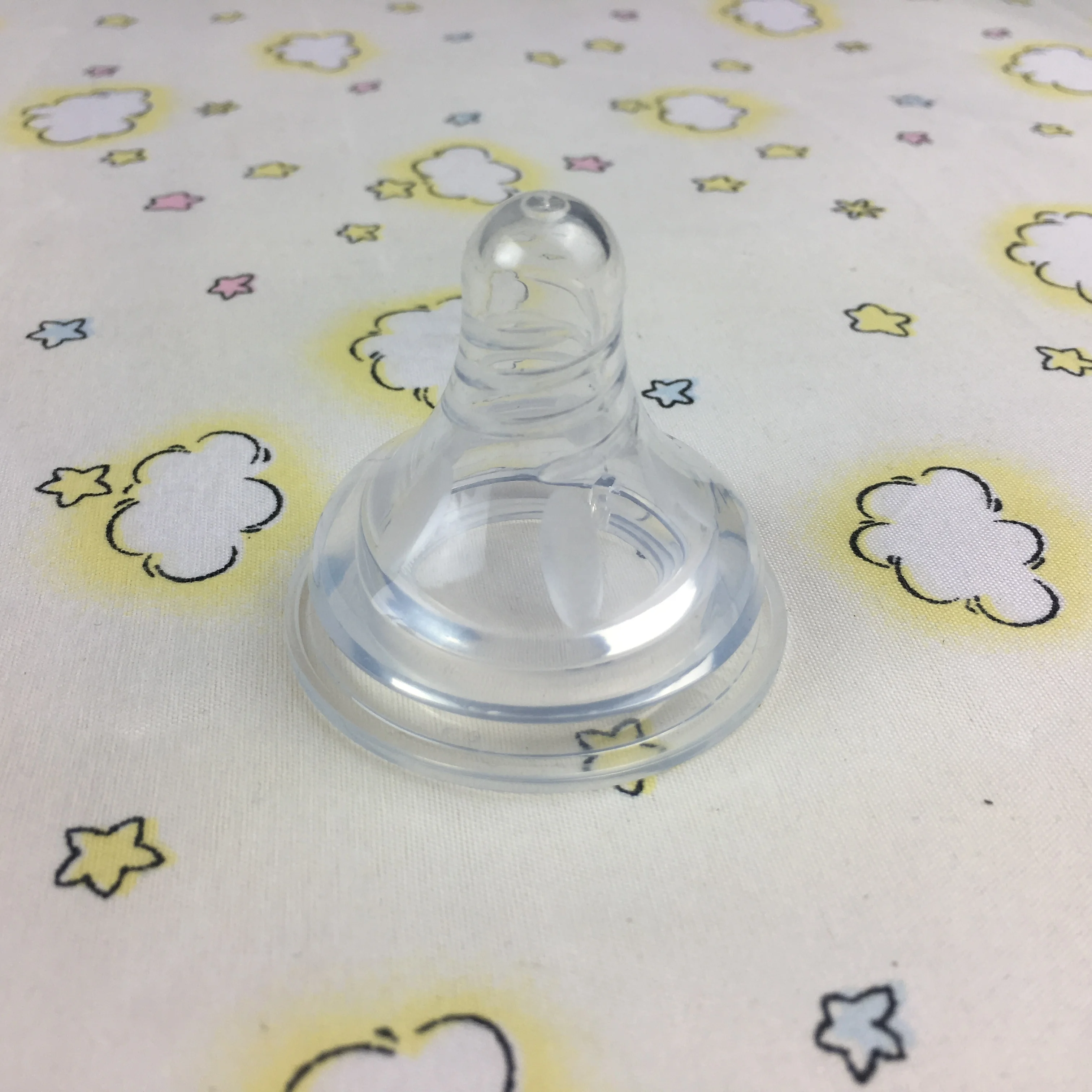 Amazon hot sell silicone nipples for baby feeding bottle