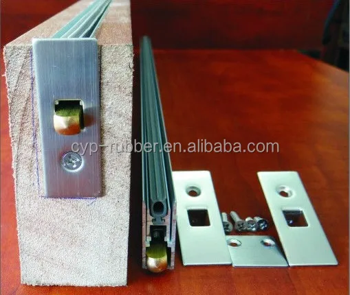 Aluminum bottom seal for garage door