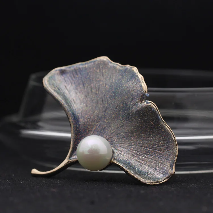 vintage style pearl gingko autumn leaf Brooches Women