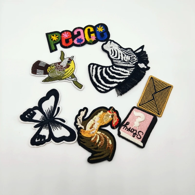 Заводской поставщик, 3D моющиеся вышитые значки, низкий минимальный заказ, термоклейкие нашивки для одежды