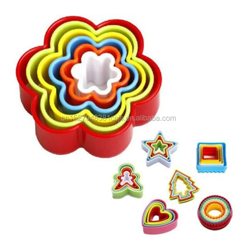 
Cookie Cutter Square Round Star Heart Flower iscuit Cutters Sandwich Cutters Mold with random color 