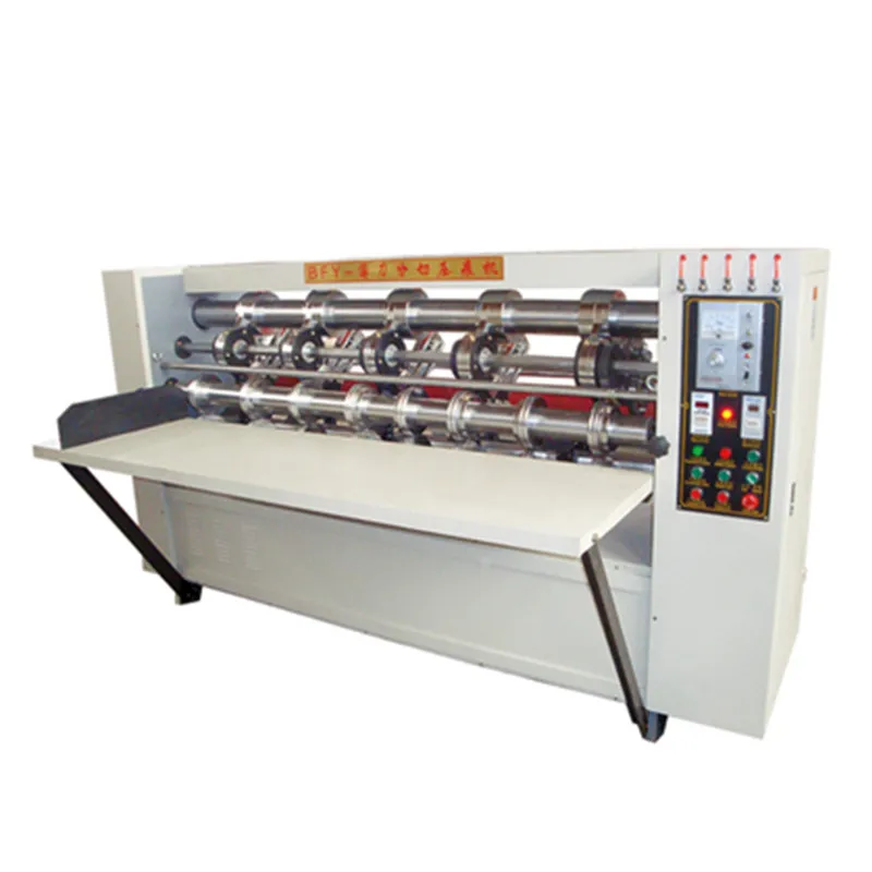 Thin blade slitter & scorer carton making machine