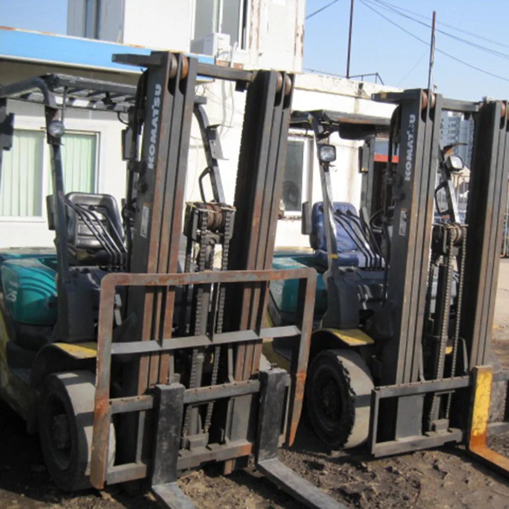 Komatsu FD25 2.5ton forklift on sale in Shanghai