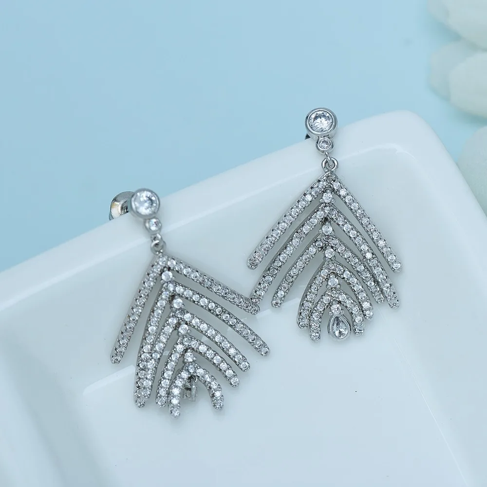 LUOTEEMI Copper Stud Earrings Free Shipping Women Charm Cubic Zirconia Ear Piercing Earrings Studs Initial Stud Earring