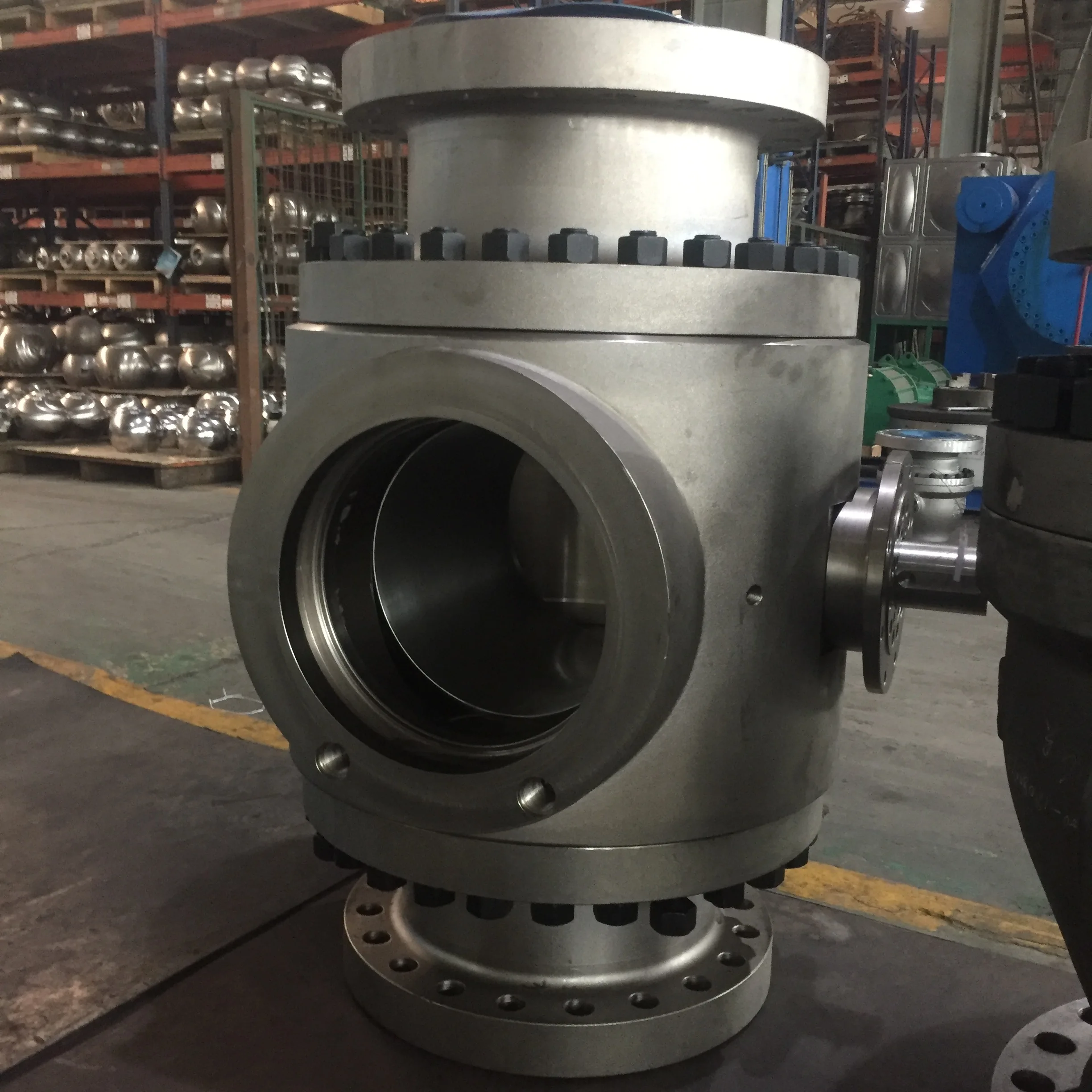 Forged trunnion mounted  worm gear pig able ball valves
