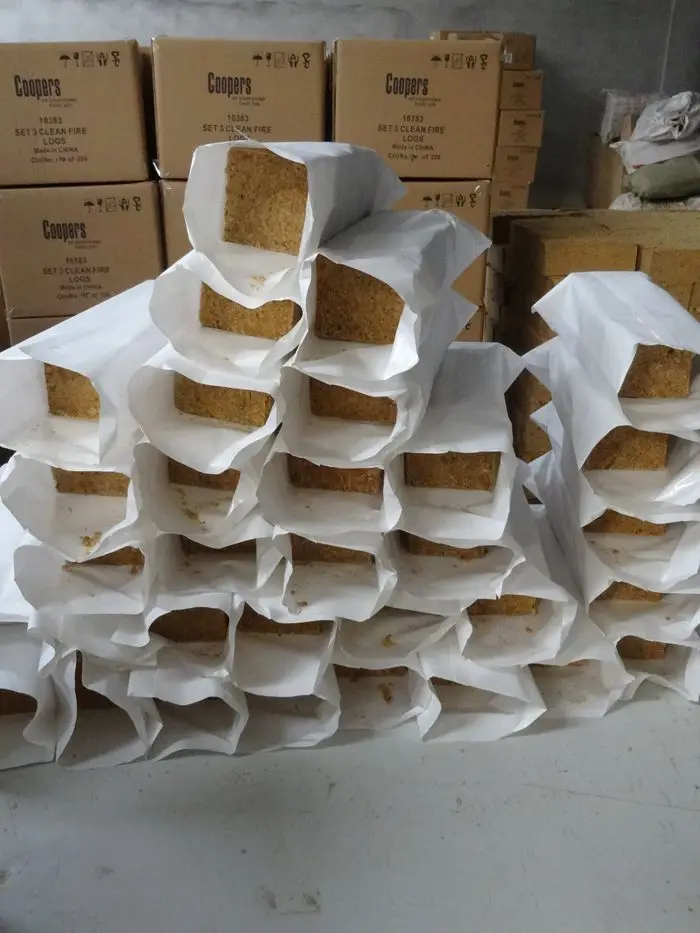 Rectangular-shaped sawdust fire wood log,made of wood fiber and paraffin