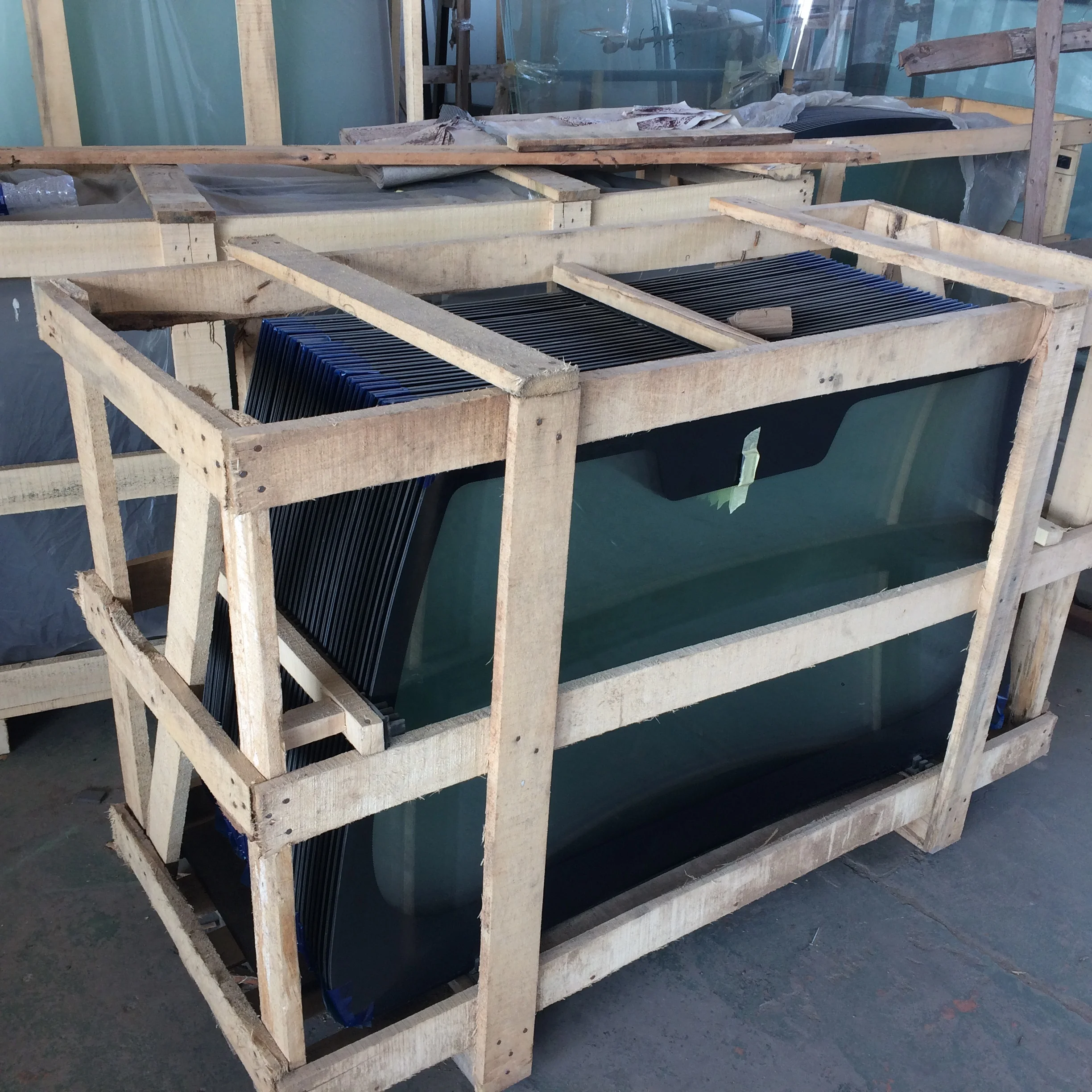 
Переднее ветровое стекло для автобуса YuTong ZK6101 Yutong 