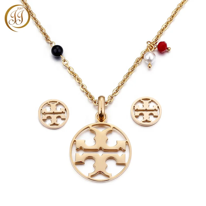 Unique Women Jewellery Hot Selling 18K Gold Plated Necklace Fashion Pendant Set