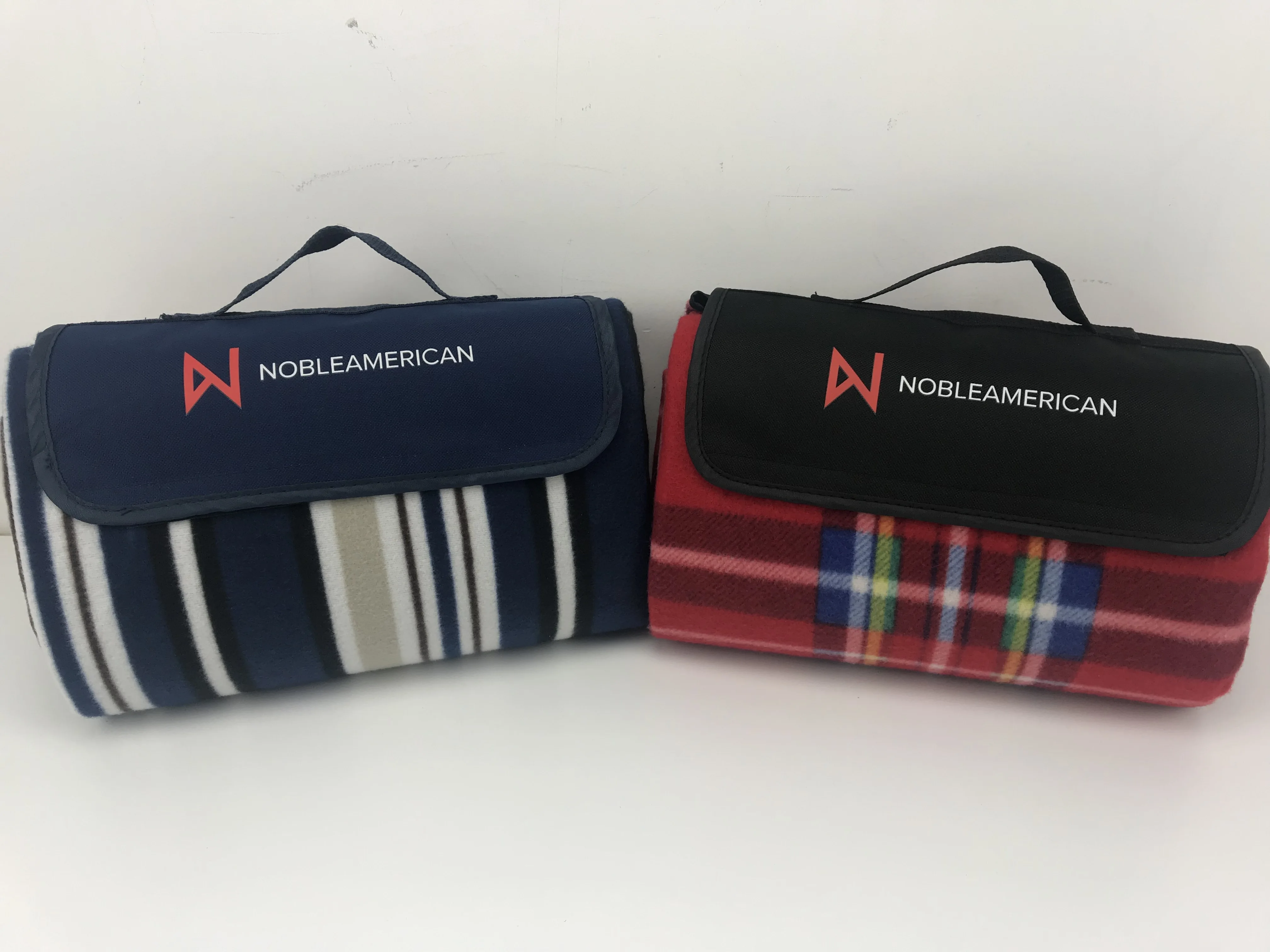 BSCI Factory Wholesale Custom Outdoor Waterproof Stripe Foldable Travel Beach Picnic Blanket for Outdoor