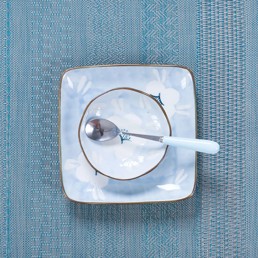 Хорошее качество, недорогая цветная безопасная для мытья в посудомоечной машине, пластиковая виниловая Подставка под горячую еду для ресторана, кофе, коврик для обеденного стола из ПВХ