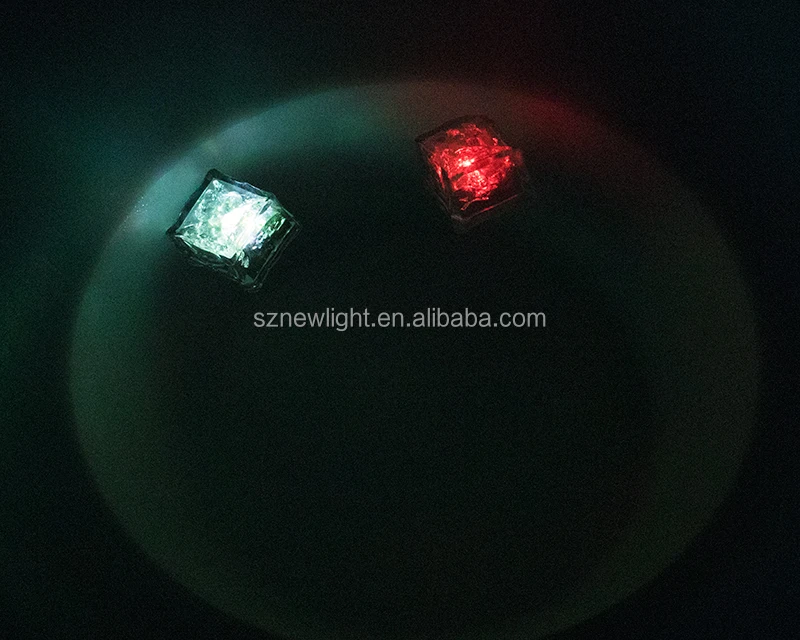 Custom plastic ice cube LED colors changing ice cube / high quality LEDice cubes with lighting