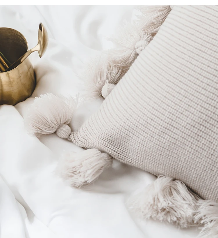 Wholesale Modern style Decorative Throw Pillows With Tassels