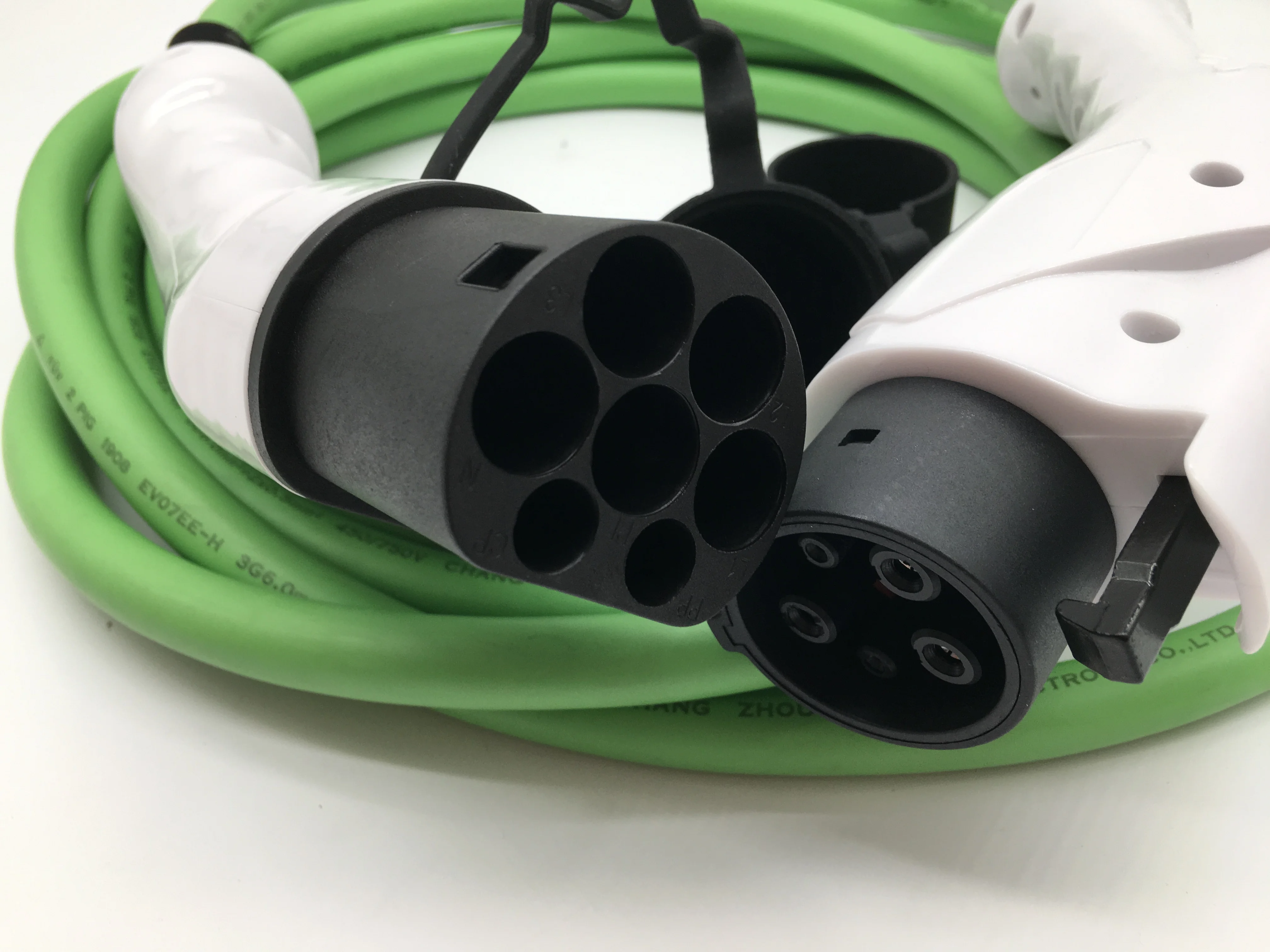 High quality 32Amp 7.0KW SAE j1772  to plug IEC 62196-2 mode3 ev car charger with 5m charging cable